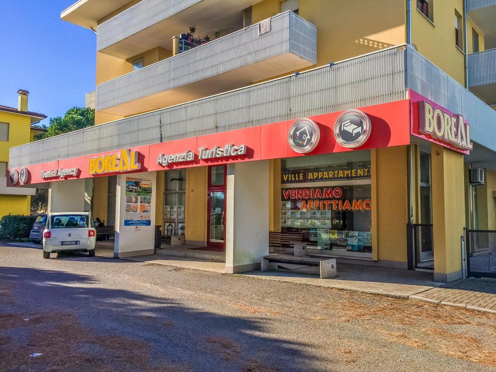 Condominio Monaco Bibione Exteriör bild